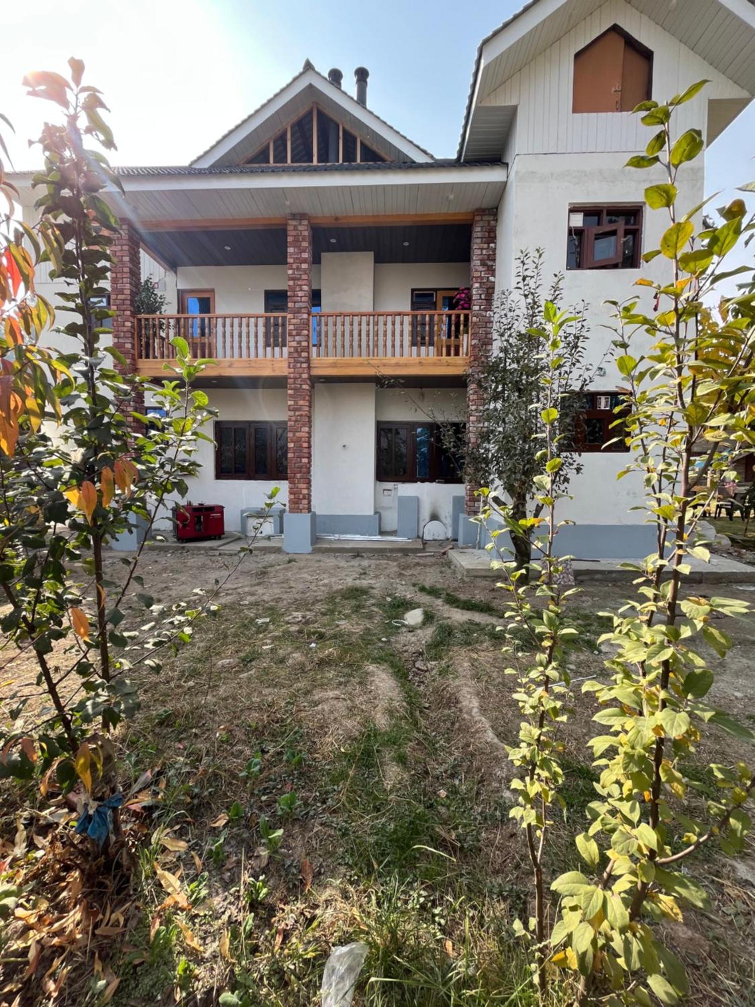 Sheraz Ziran Tangmarg Gulmarg